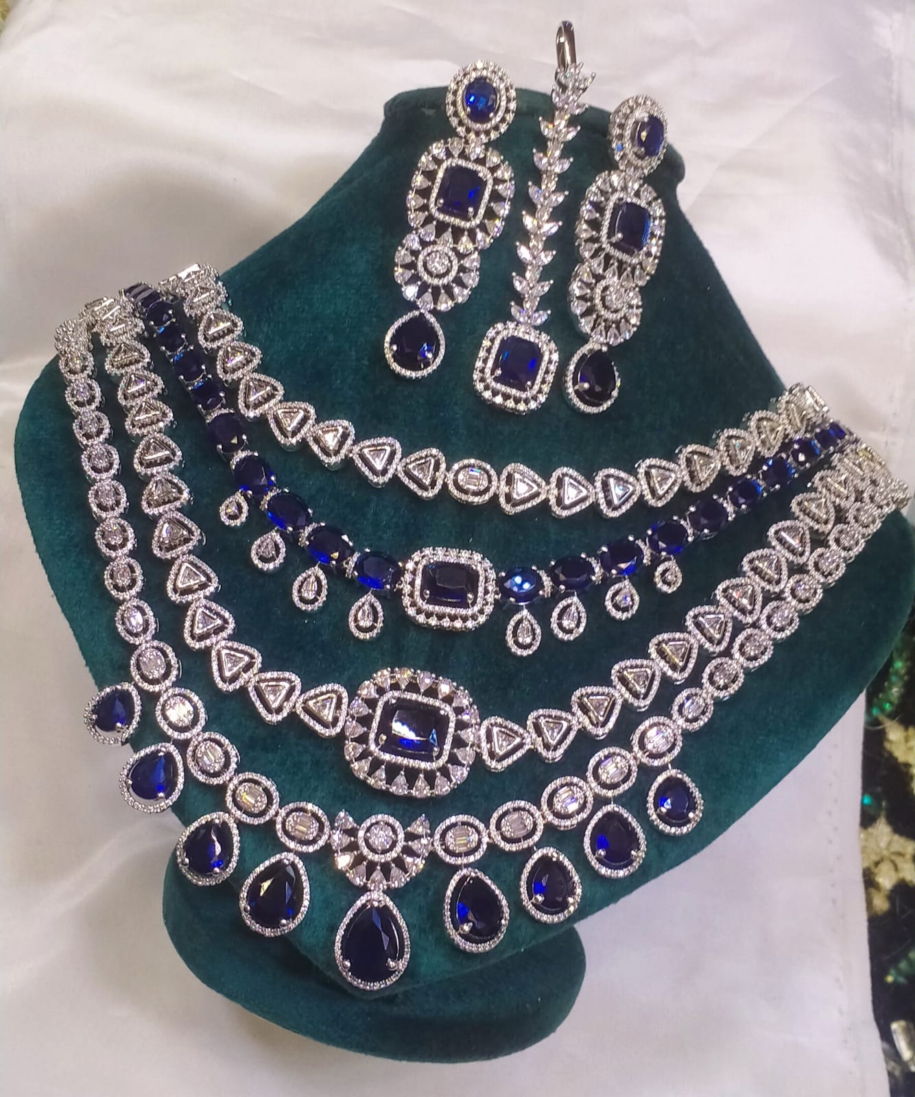 American Diamond 4 Layers Set