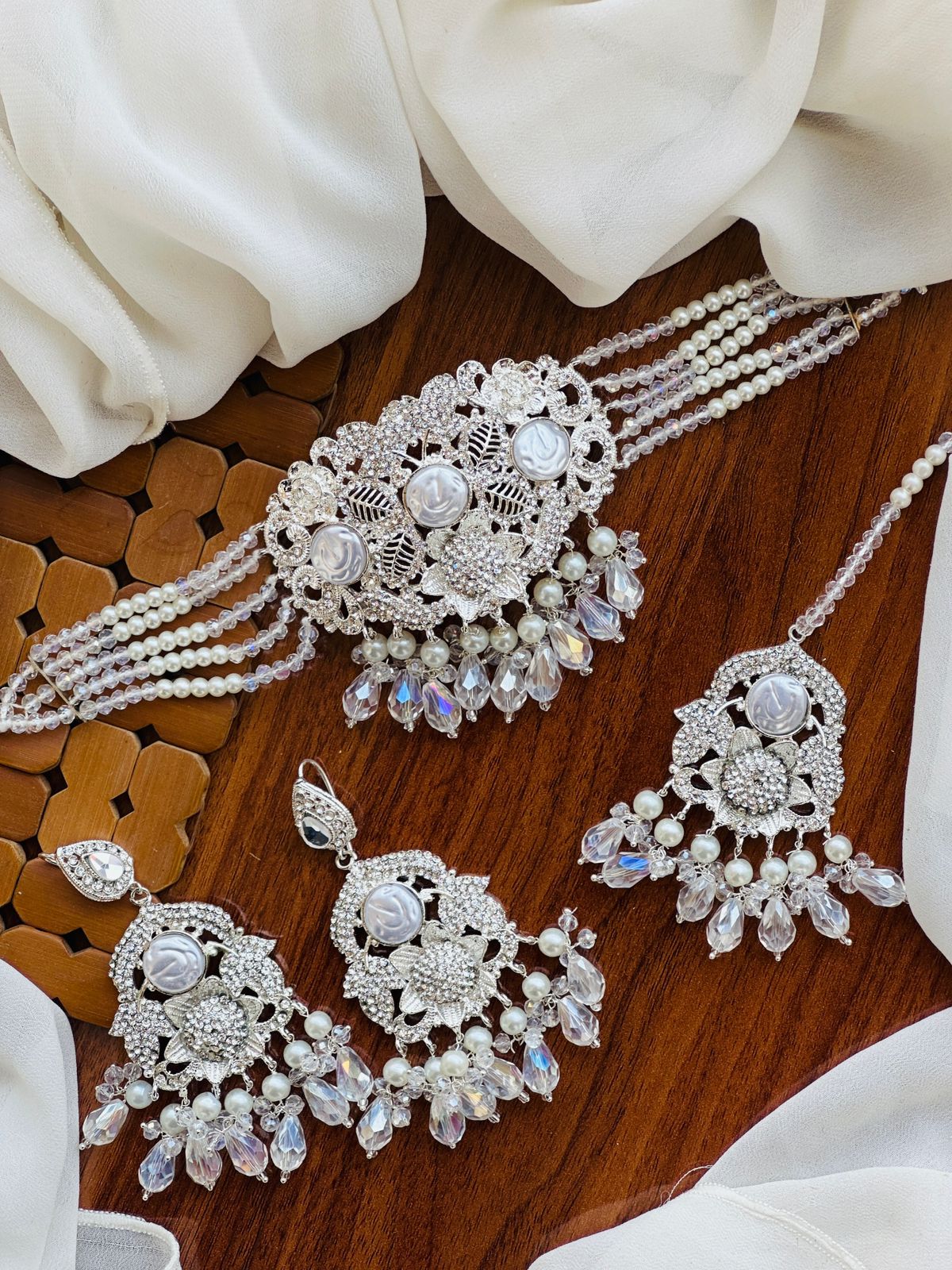 Beautiful Turkish Style Casting Choker