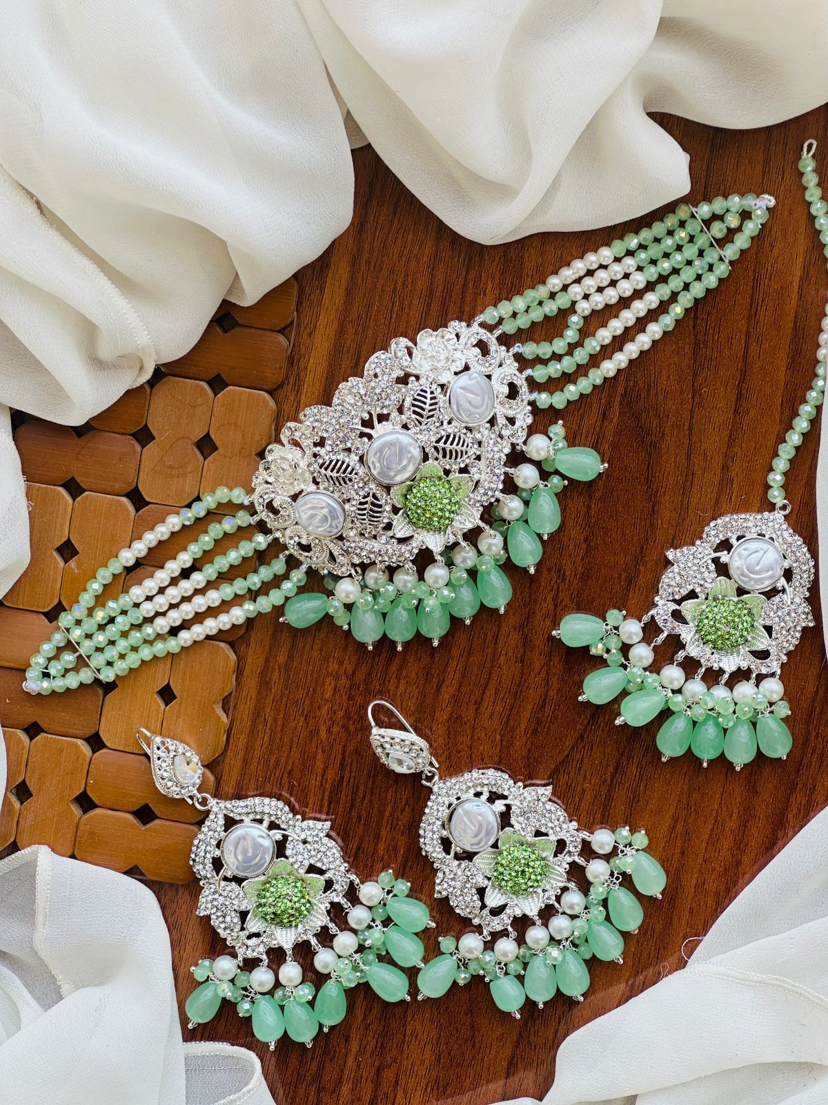 Beautiful Turkish Style Casting Choker