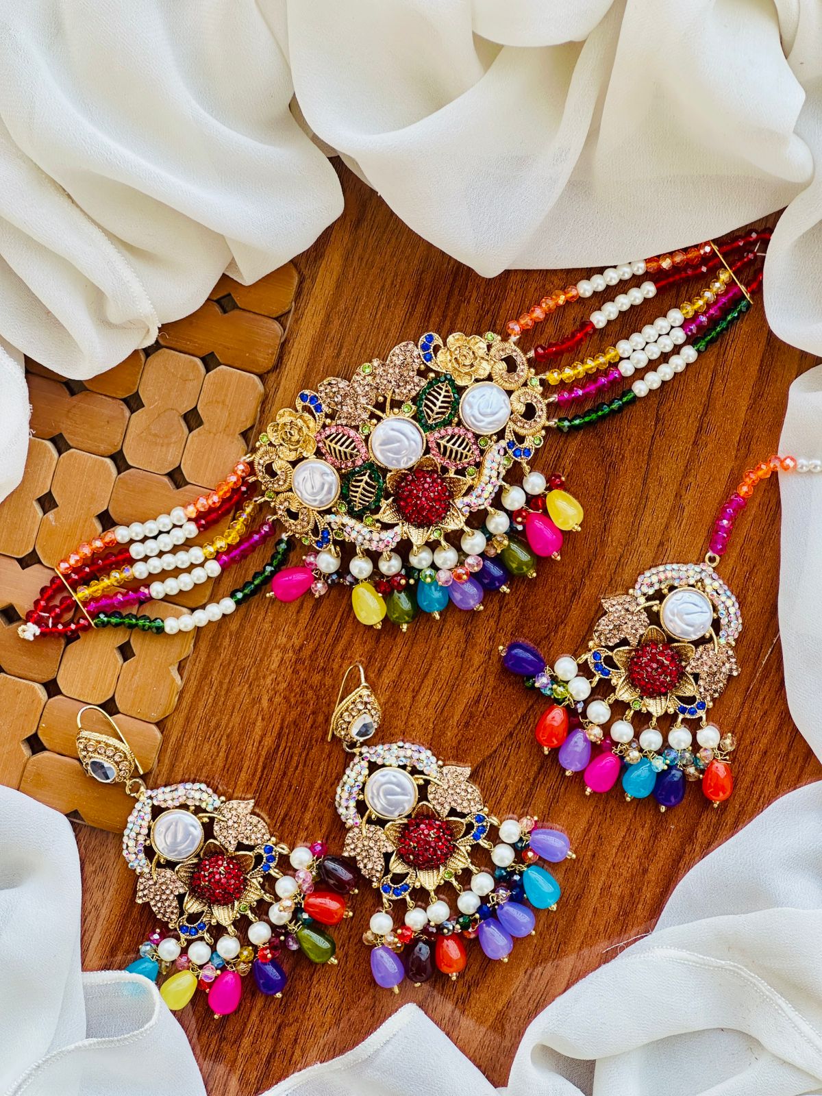 Beautiful Turkish Style Casting Choker