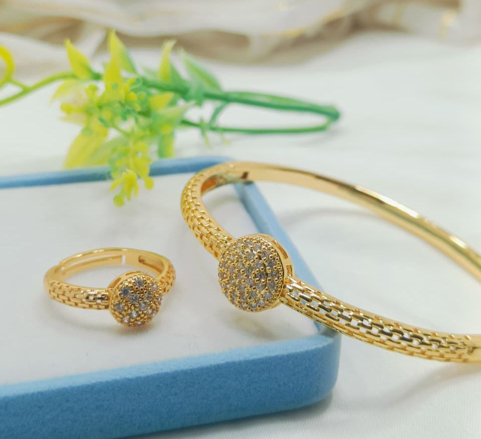 Original Zirconia Bangle With Ring