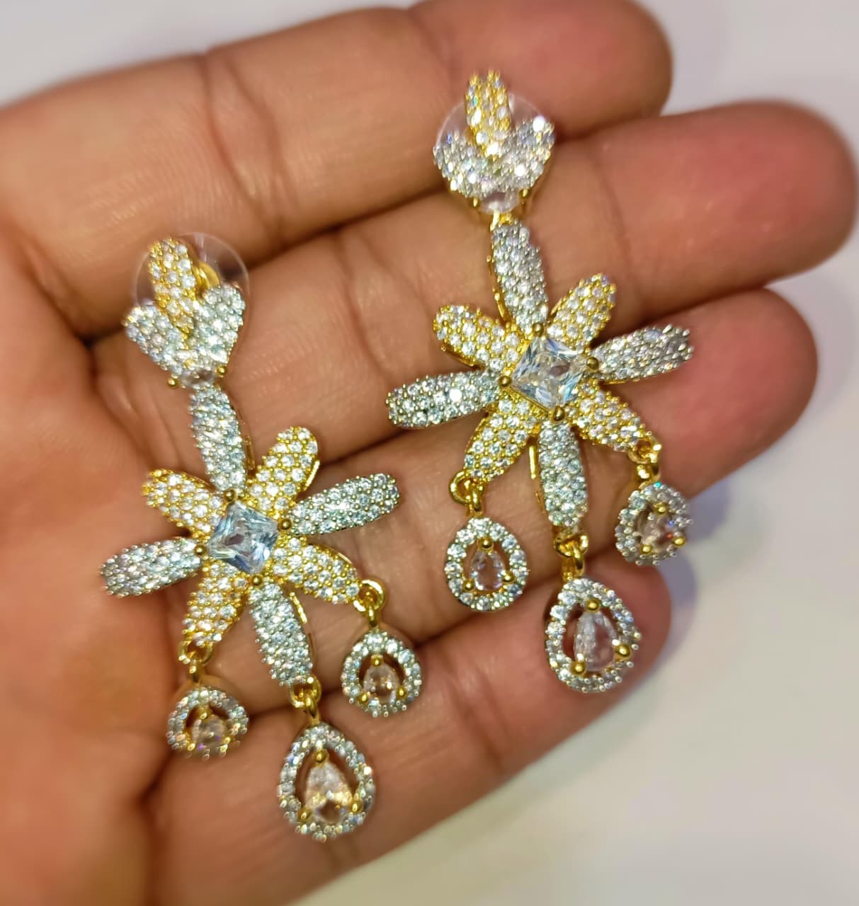 American diamond Earring (Golden And Silver Polish)