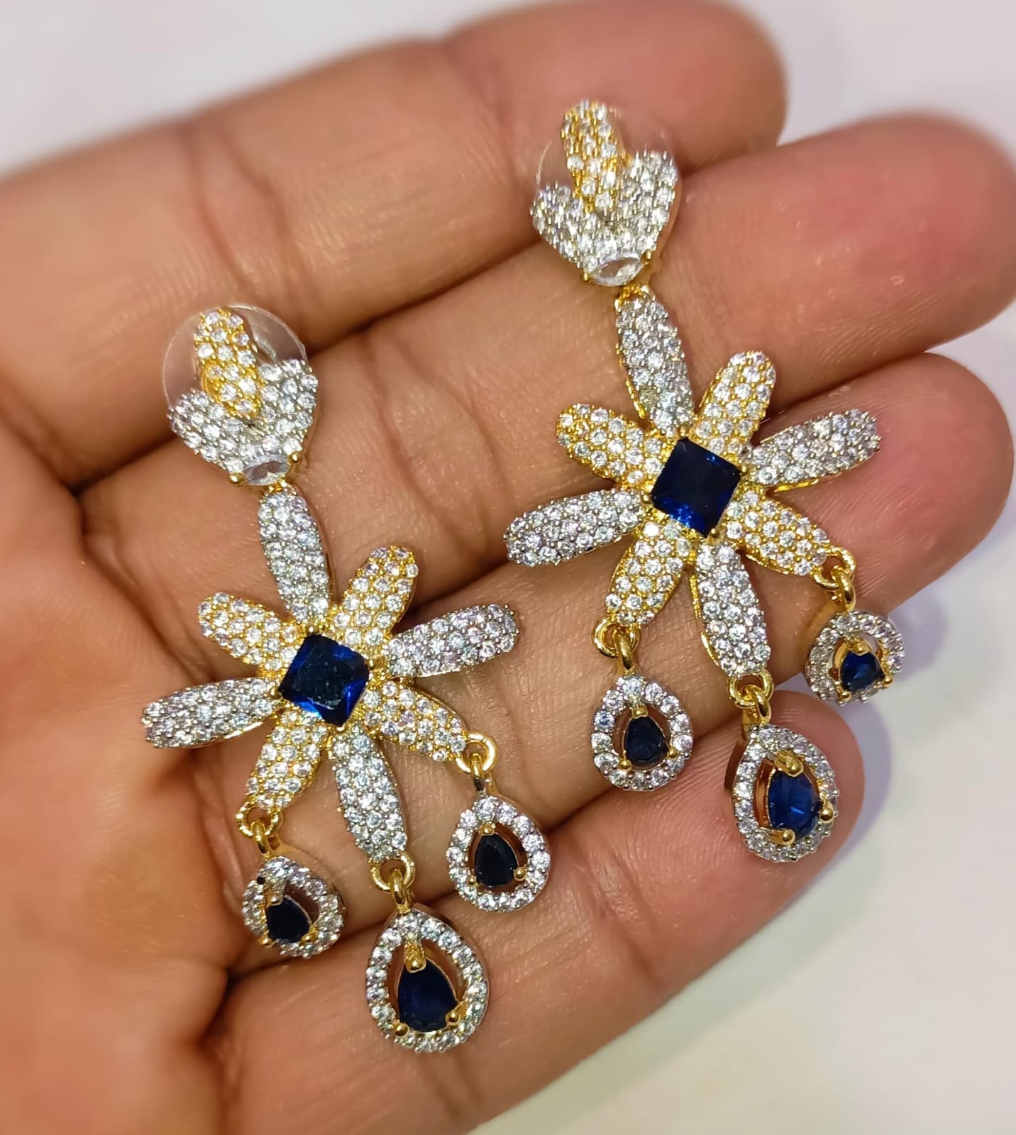 American diamond Earring (Golden And Silver Polish)