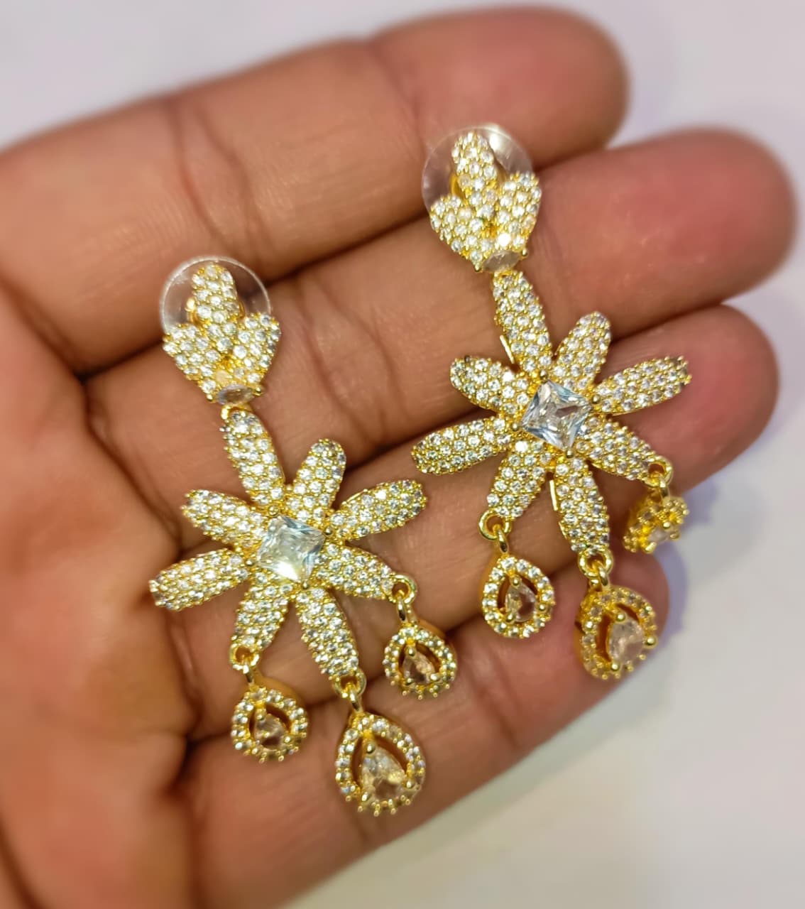 American diamond Earring (Golden And Silver Polish)