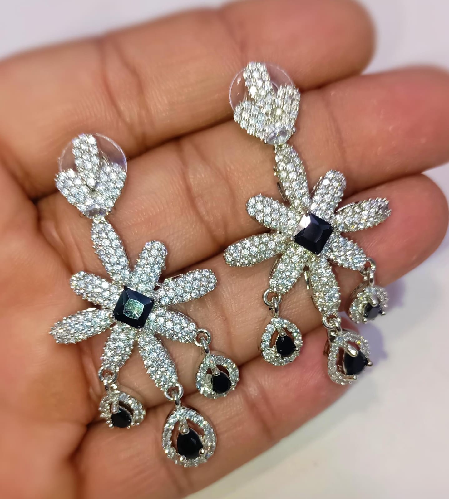 American diamond Earring (Golden And Silver Polish)