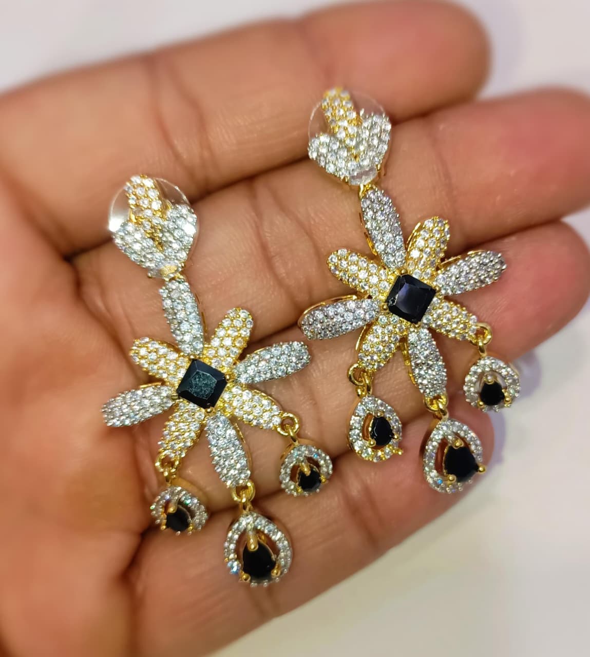 American diamond Earring (Golden And Silver Polish)